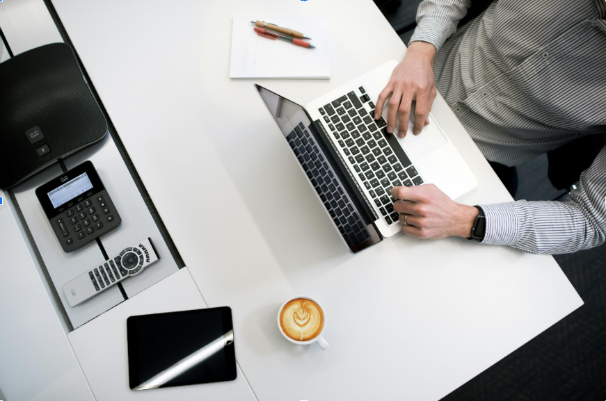 The Advantages of Cloud-Based Fax Services for Modern Businesses